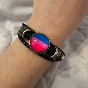 Adjustable paracord bi-pride bracelet